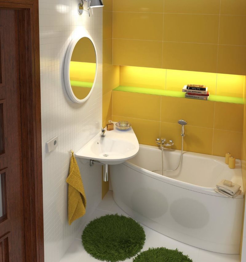 Plaukts ar dekoratīvu apgaismojumu kompaktā vannas istabā