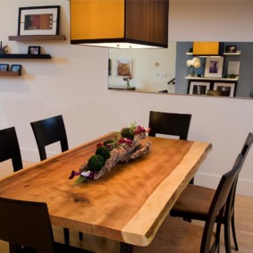 Houten eettafel