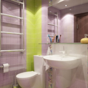 Design et kompakt badekar i pastellfarger