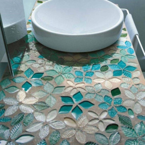 Glass mosaic on concrete countertop