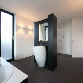 Modern bir banyo iç mekanında minimalizm