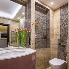 Conception de salle de bain avec décor en mosaïque