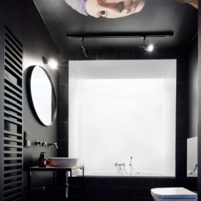 تصميم المرحاض باللون الأسود