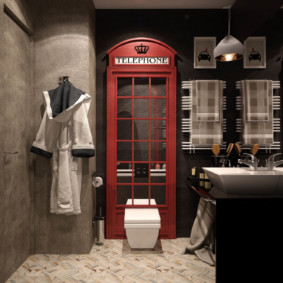 Tuvaletin iç telefon kulübesi