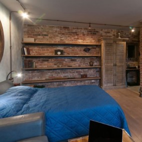 camera da letto-soggiorno 18 mq soffitta