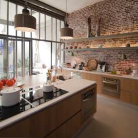 keuken met bakstenen muur interieur foto