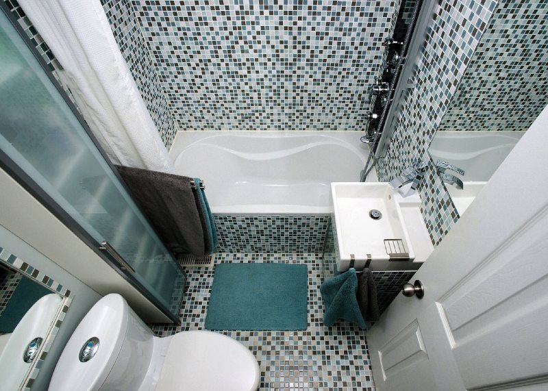 Mobiliário para uma casa de banho compacta em Khrushchev