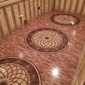 Diseño de suelo de baño clásico.