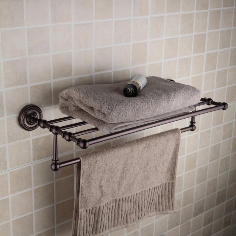 Étagère en métal pour une serviette de bain