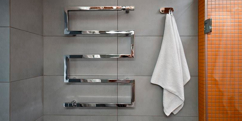 Profile towel rail with chrome plating