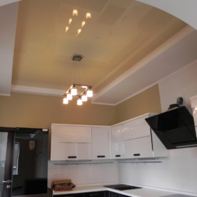 Beige spanplafond