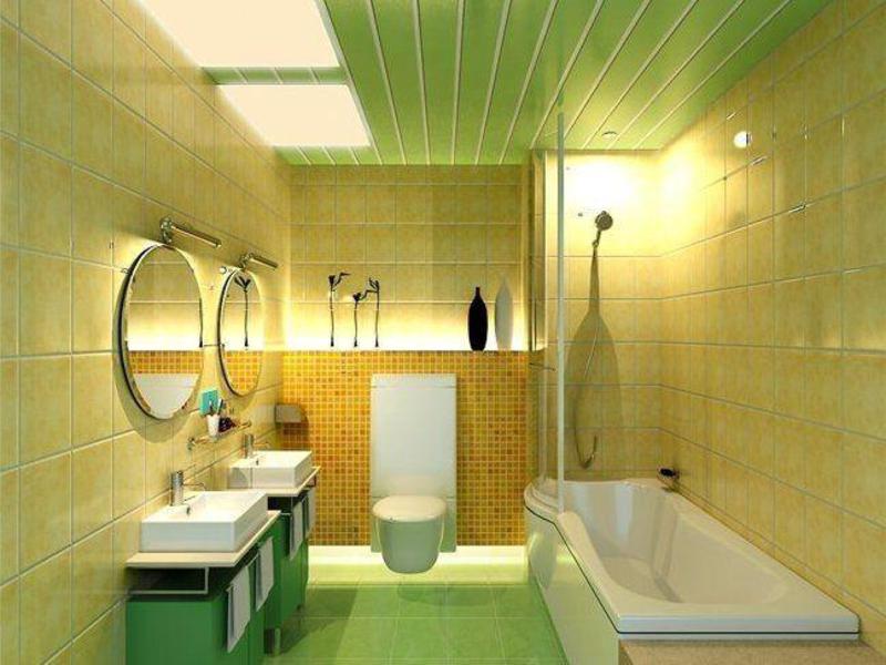 Ljusgröna PVC-paneler på taket i ett modernt badrum