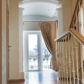 perdele din hol într-o casă privată idei de decor