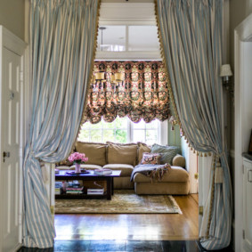 curtains in the hallway in a private house options