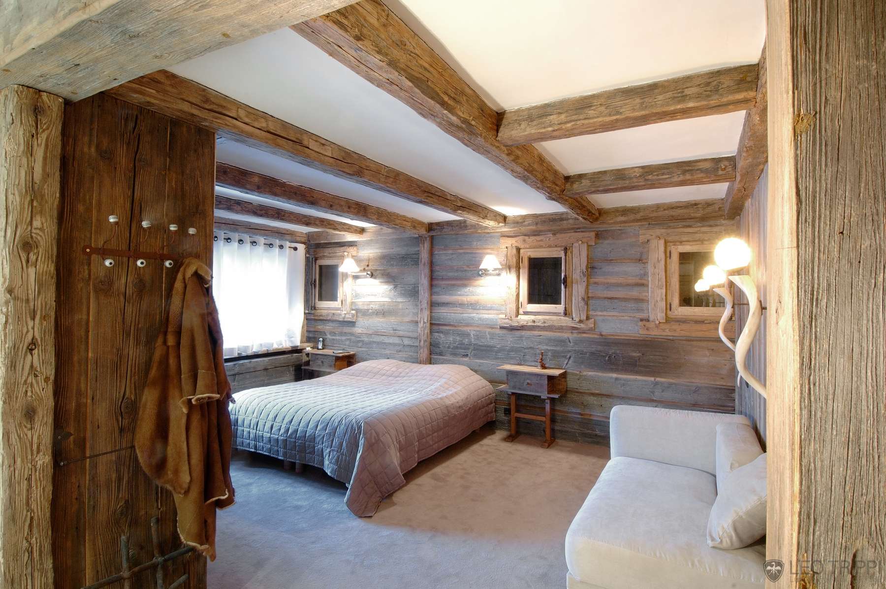 chalet style bedroom design