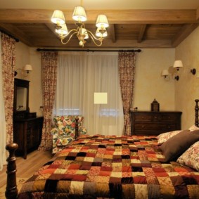 Chalet stila guļamistabas interjera foto