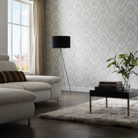 papel tapiz claro en la decoración de la sala de estar