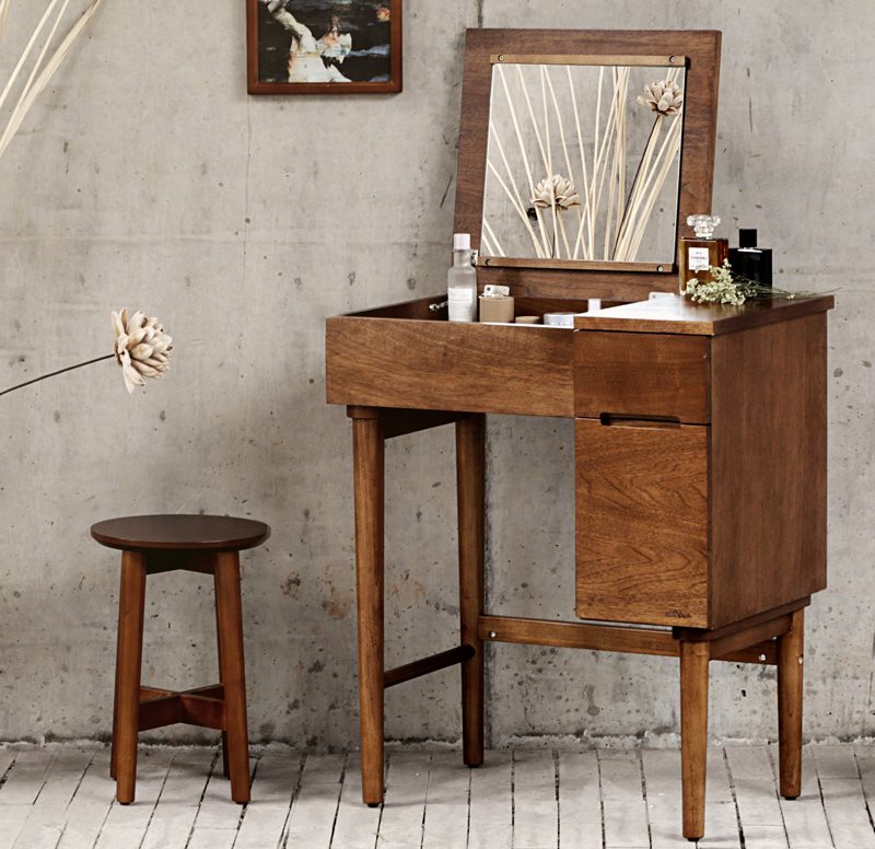 Industrial style bedroom dressing table