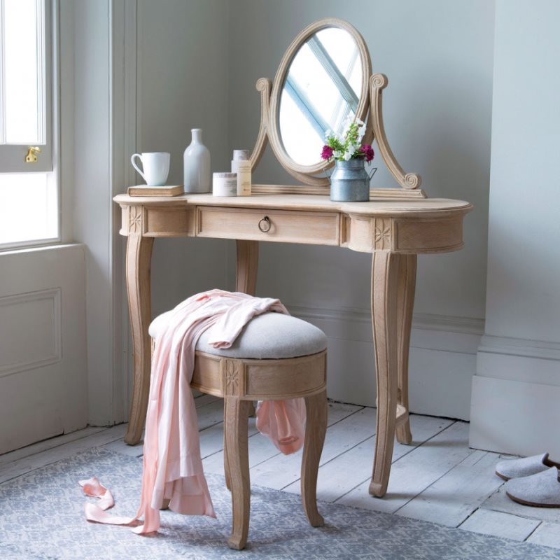 Dressing table with bent legs for a young girl