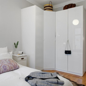 corner wardrobe in the bedroom interior ideas
