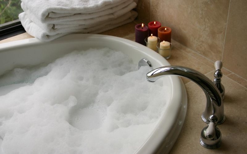 Bowl of acrylic bath with foam