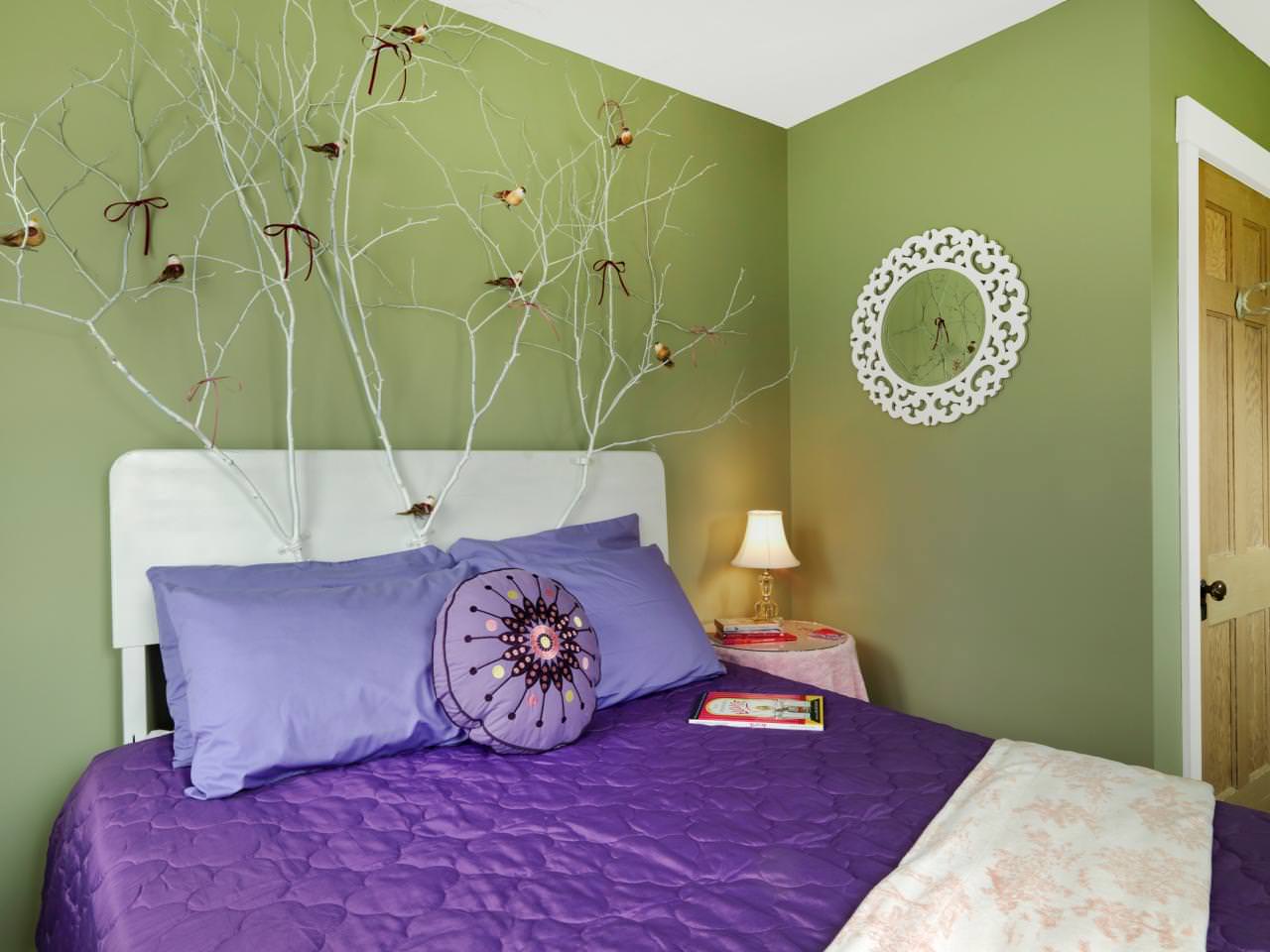 violeta guļamistaba ar zaļu