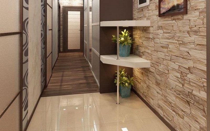 carrelage beige dans le couloir