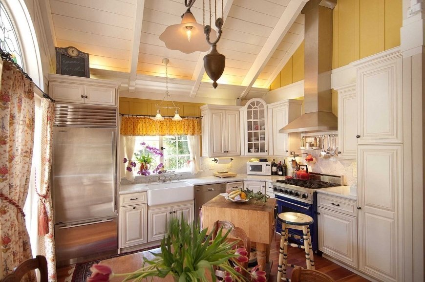 kitchen in a country house kinds of ideas