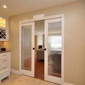 Corrugated glass in sliding doors