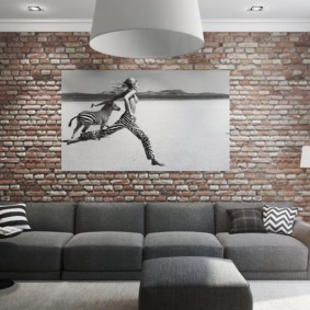 muro di mattoni nelle idee di decorazione del soggiorno