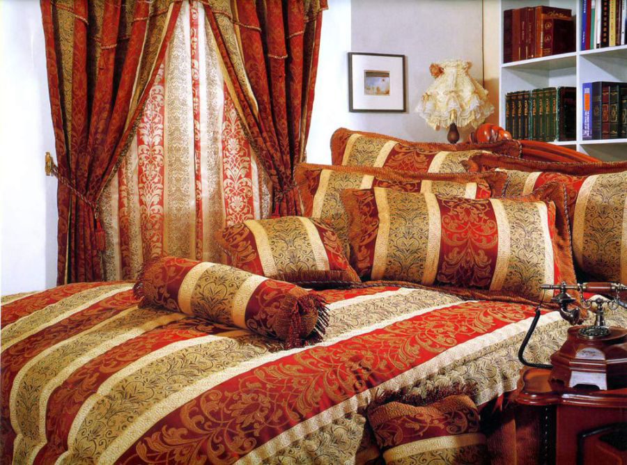Dabīgais tekstils arābu guļamistabas interjerā