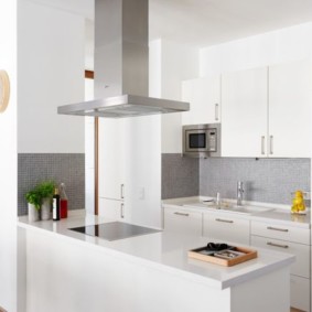 keuken met ventilatiekanaal Scandinavische stijl