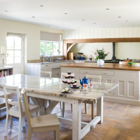 keuken in een houten huis interieur foto