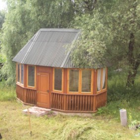 Landhuis diep in de tuin