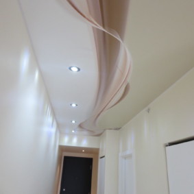 stretch ceiling in the corridor photo species