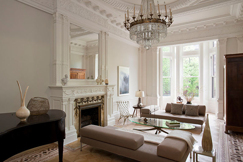 neoclassical style in the interior of the apartment