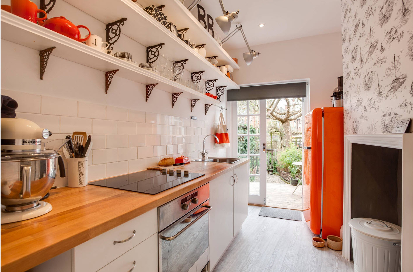 planken in de keuken in plaats van hangende kasten interieurfoto's