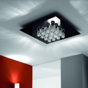 llum de sostre a la decoració fotogràfica del passadís