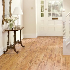 laminate in the hallway colors