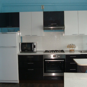 placement of microwave in the kitchen photo views