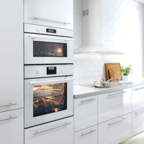 microwave placement in the kitchen design ideas