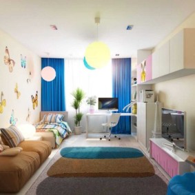 kombinácia obývacej izby a detského interiéru