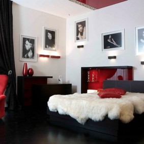 photo intérieure de la chambre rouge