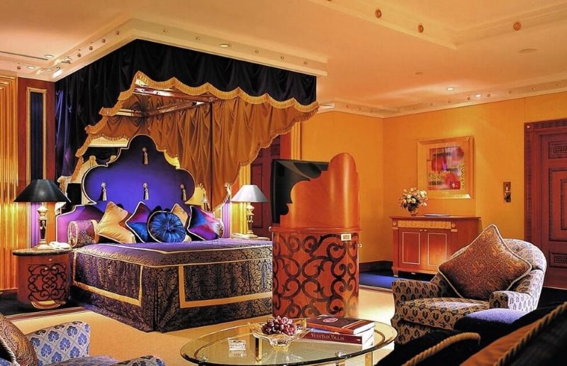 Plaša arābu stila guļamistaba
