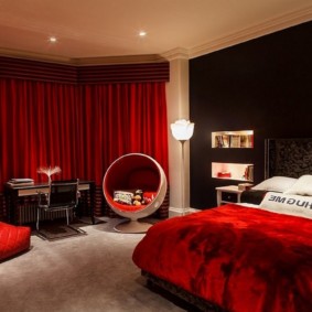kırmızı yatak odası fotoğraf