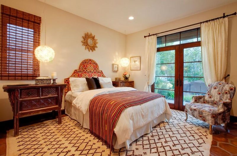 Moroccan-style bright bedroom