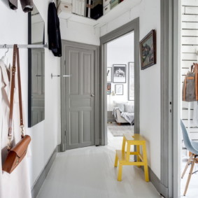világos ajtók a lakásban fotó design
