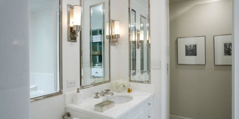 spegelhöjd över diskbänken i badrumsinredningen