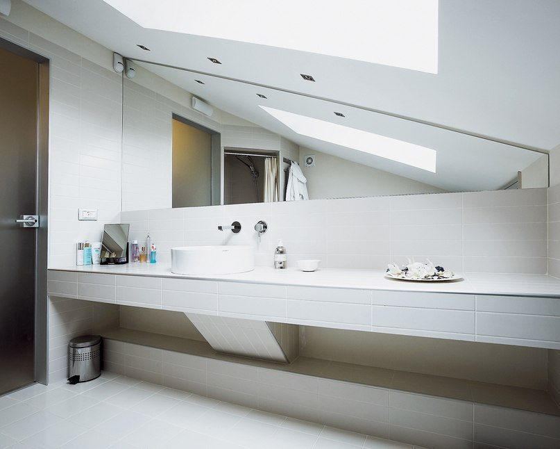 chiều cao gương trên các tùy chọn bồn rửa trong phòng tắm