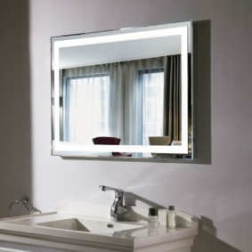 výška zrkadla nad dizajnom umývadla